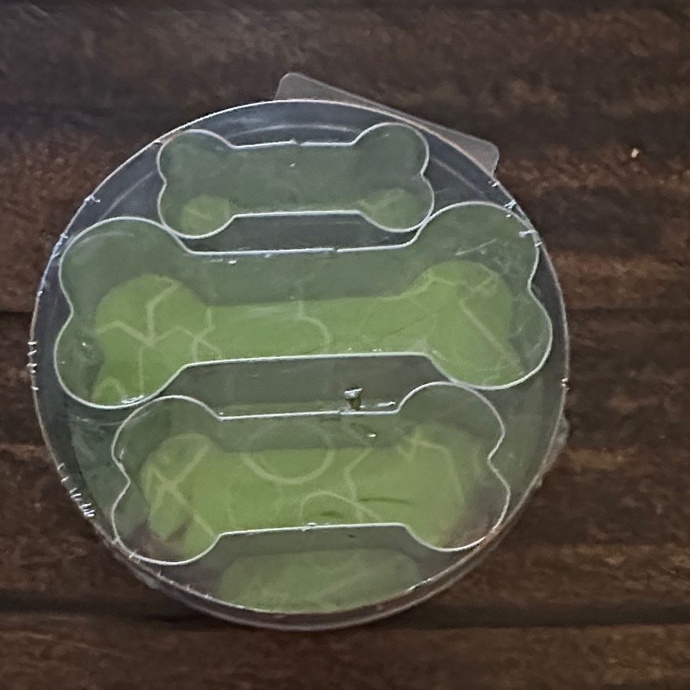 Green Dog Bone Cookie Cutter Set